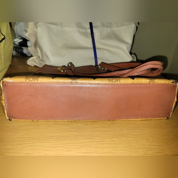 MCM Cognac Tote w Chain/Leather straps - Picture 4 of 16